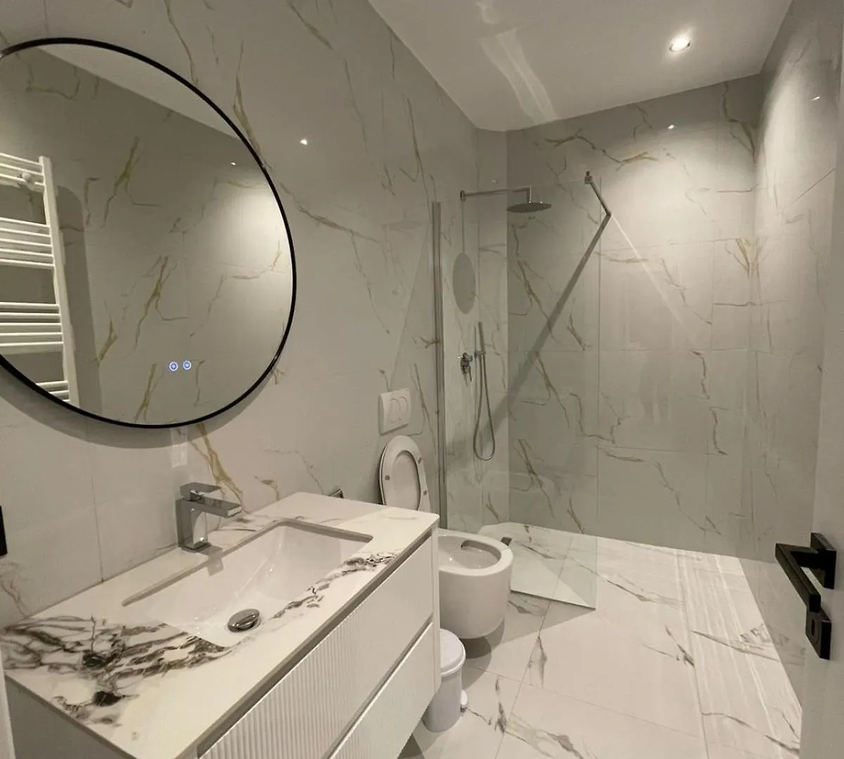 Casa Tirana 아파트 알바니아